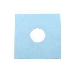 Купить Салфетка для массажного стола голубые SMS 40х40 с отверстием 100 шт Салфетка для массажного стола голубые SMS 40х40 с отверстием 100 шт